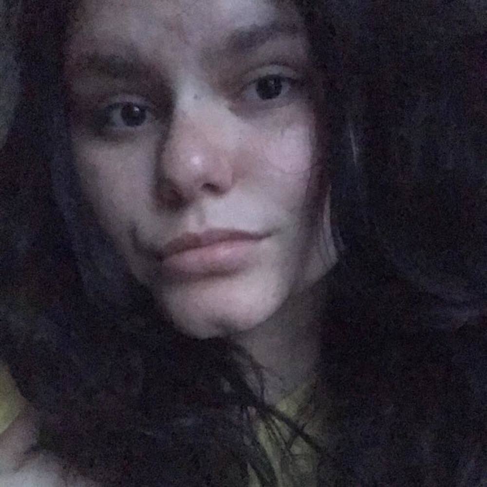 Meet your Posher, Cloe